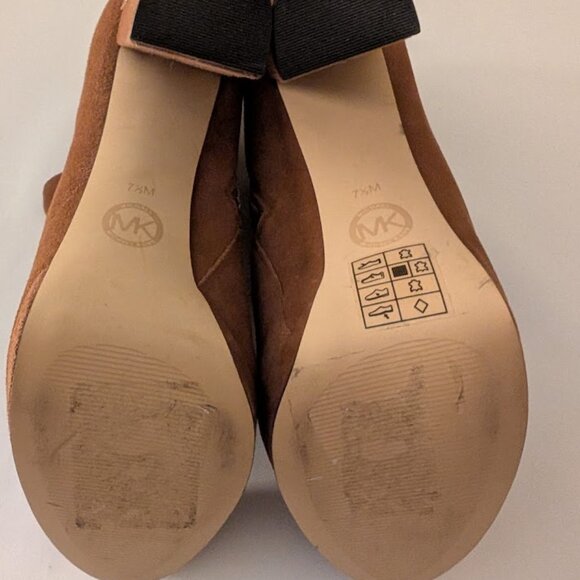 Michael Kors Zip Up Booties With Gold Hardware - Women Sz 7.5M - Picture 7 of 7